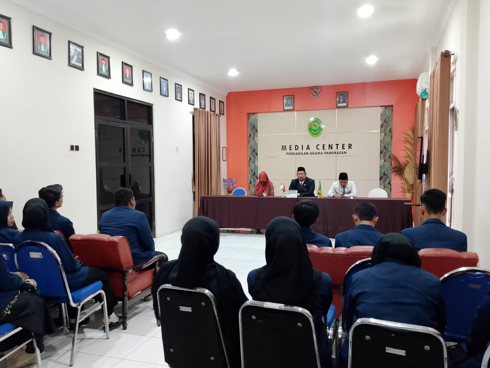 Pengadilan Agama Pamekasan Resmi Terima Mahasiswa Magang UIN Madura Gelombang 2 di Ruang Media Center